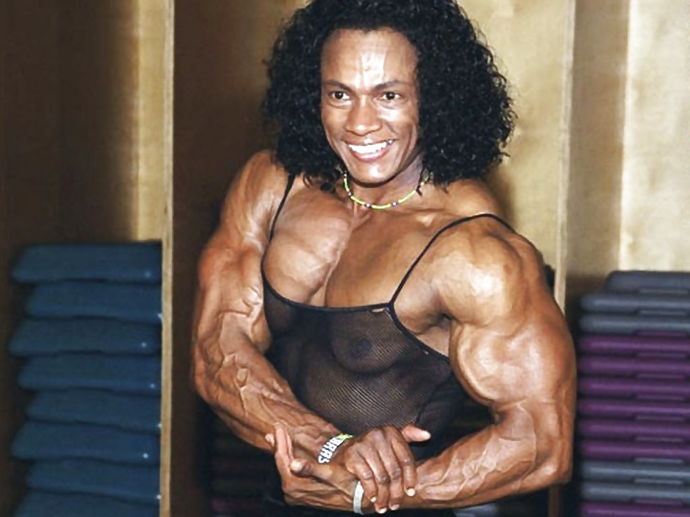 Muscle Queens #34173901