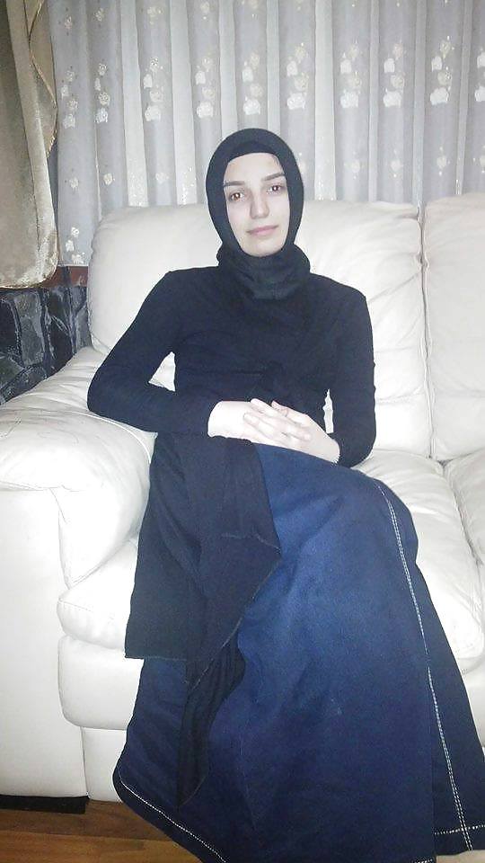 Türkisch Arabisch-muslimischen Hijab, Turban Tragenden Fortschreibt Geschlossen #37436598