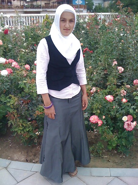 Türkisch Arabisch-muslimischen Hijab, Turban Tragenden Fortschreibt Geschlossen #37436600