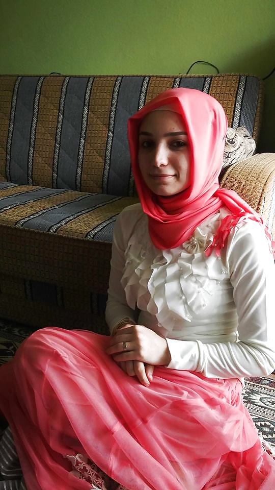 Türkisch Arabisch-muslimischen Hijab, Turban Tragenden Fortschreibt Geschlossen #37436616