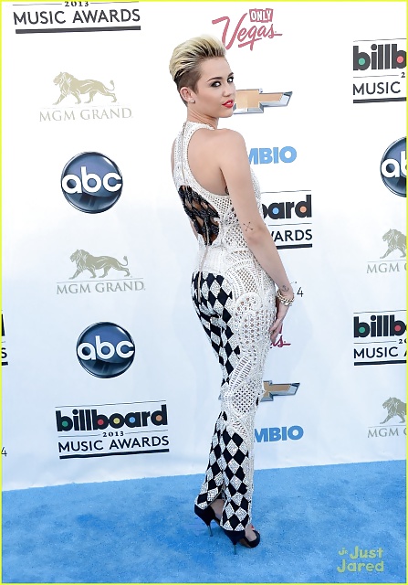 Miley cyrus billboard music 2013
 #38068422