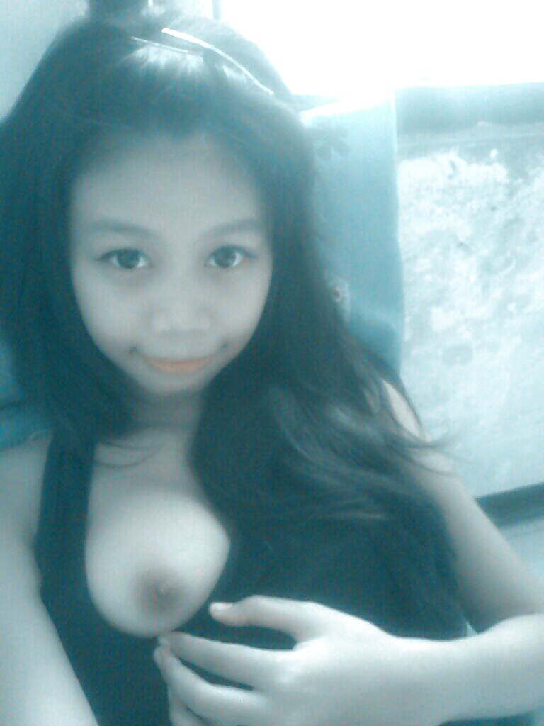 Awek mata bulat
 #40039115