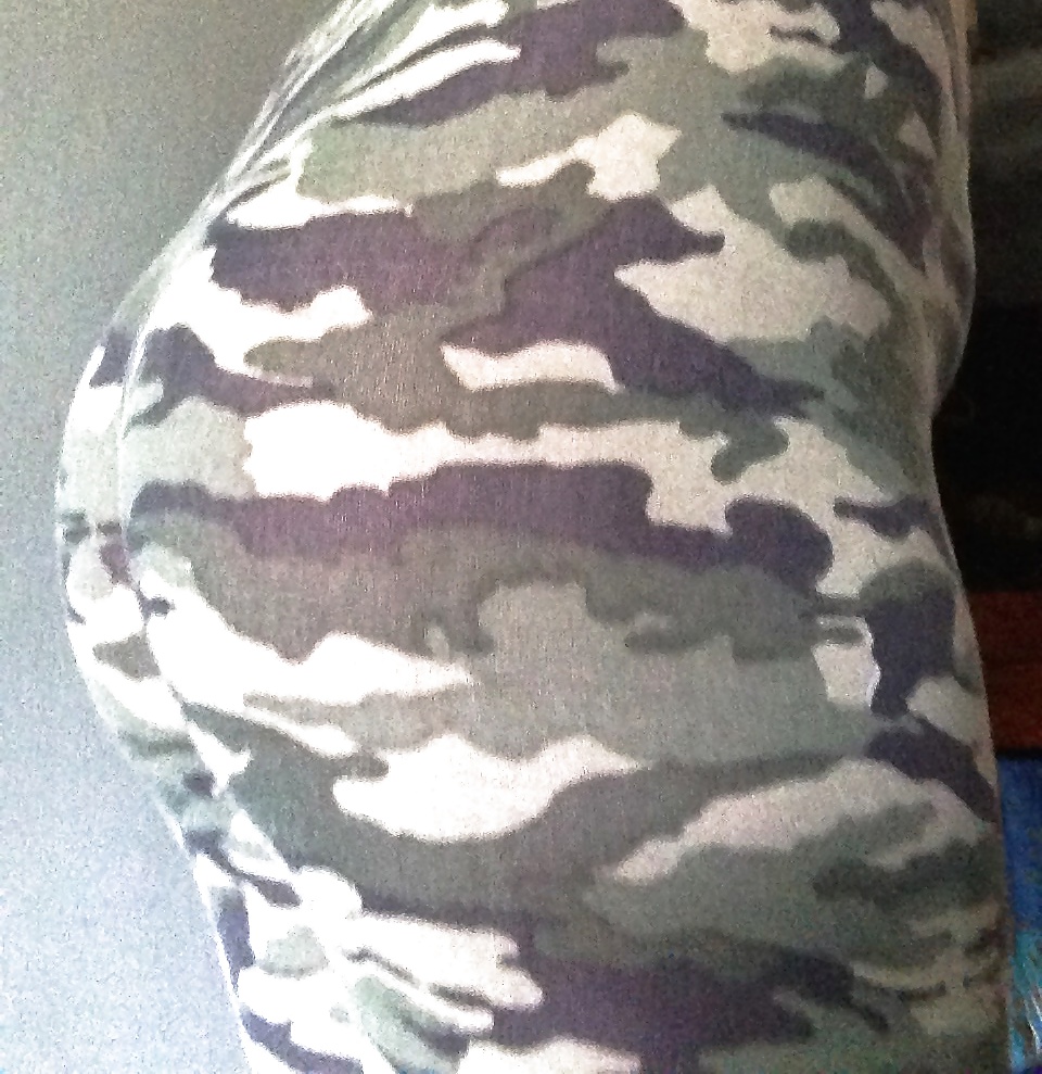 Más caliente del ejército de camuflaje culo joven en mallas con curvas
 #39942463