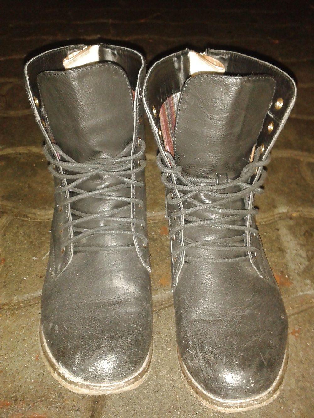 Sperma In Die Schuhe Von Einem Mitarbeiter #33780175