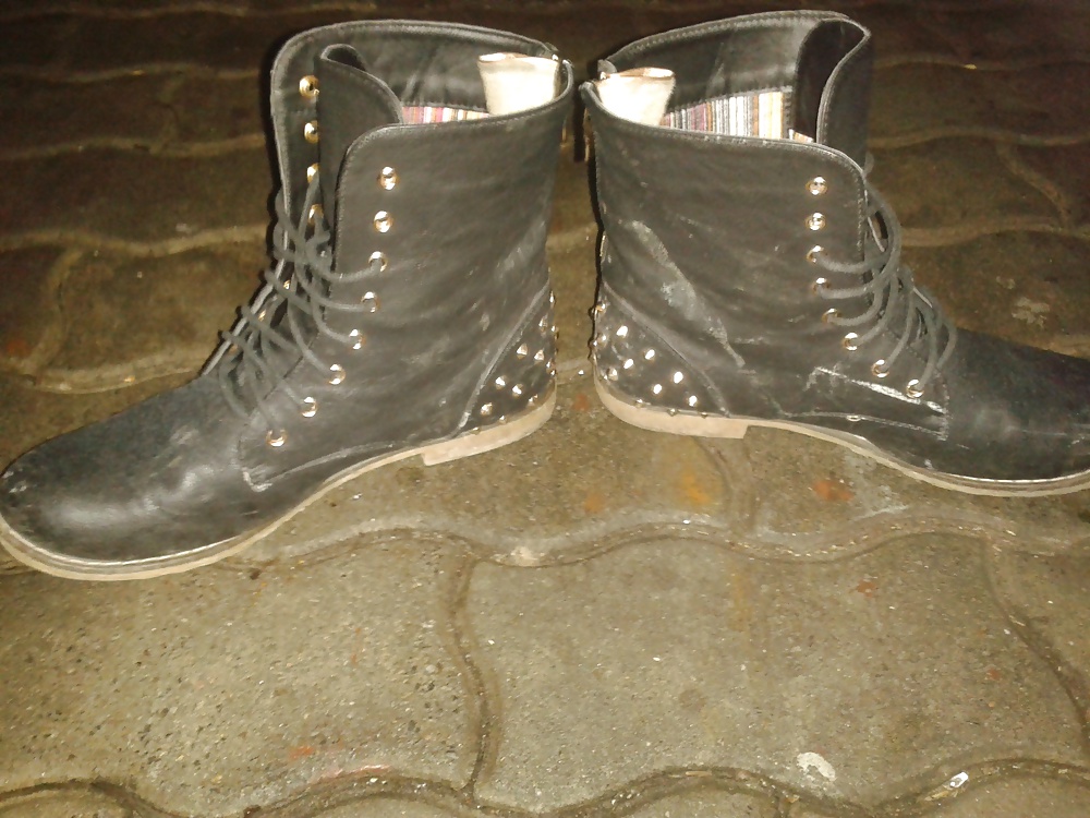 Sperma In Die Schuhe Von Einem Mitarbeiter #33780177