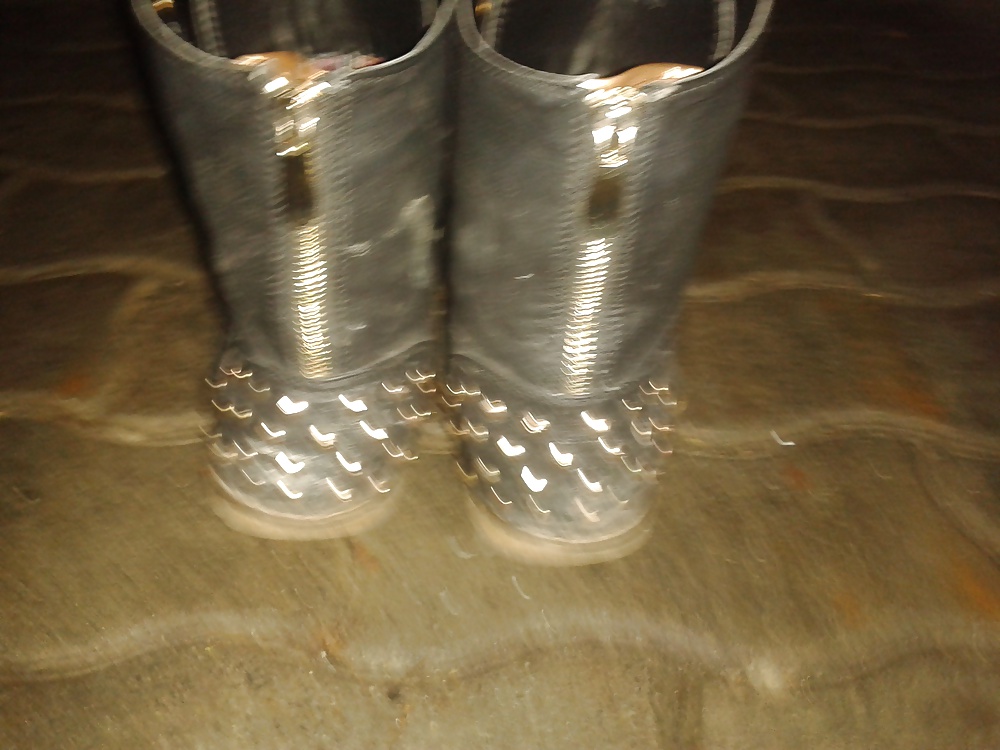 Sperma In Die Schuhe Von Einem Mitarbeiter #33780186