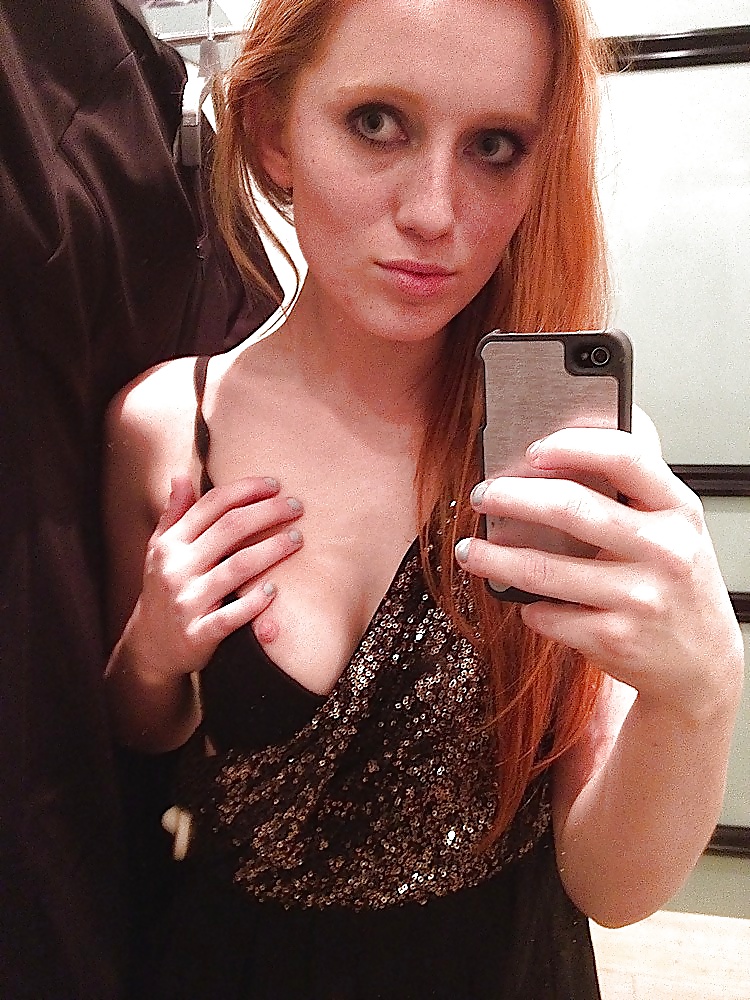 Selfie girls
 #27654777