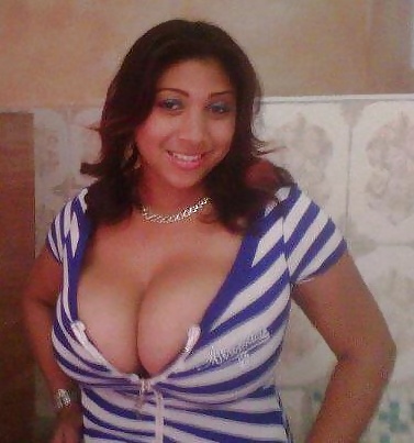 Dominican Fille Aux Gros Seins #39831118