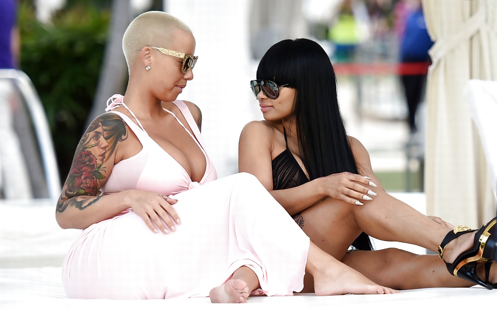 NOWHERE TO HIDE  #41055506