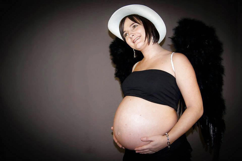 Emilie d enceinte - embarazada
 #28569287