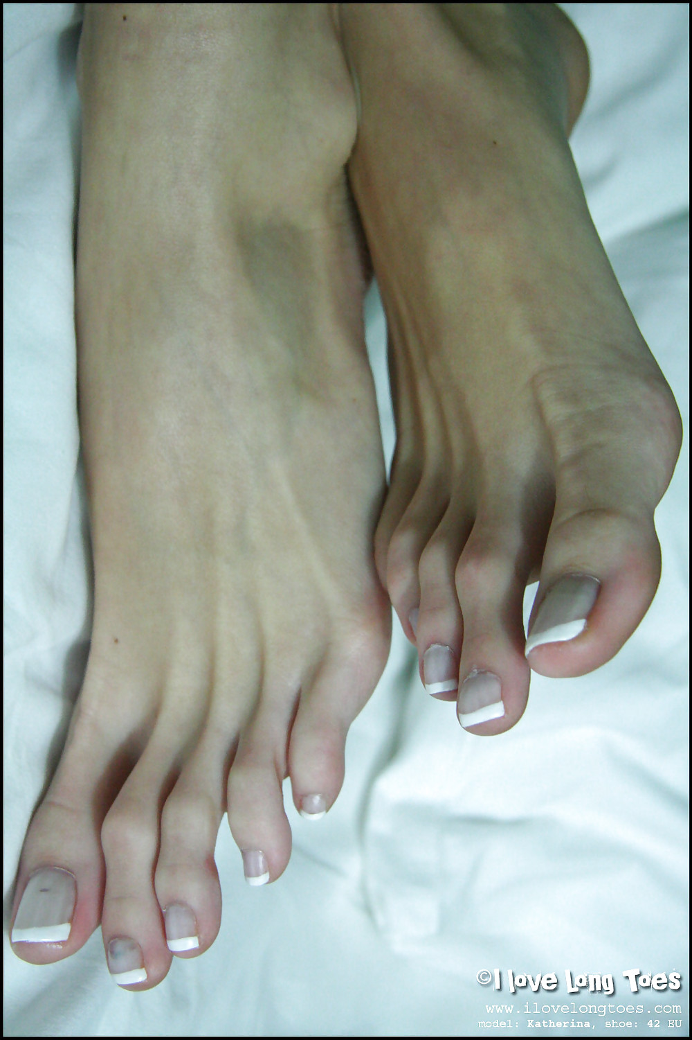 Bare feet,long toenails,toes,nails #23715562
