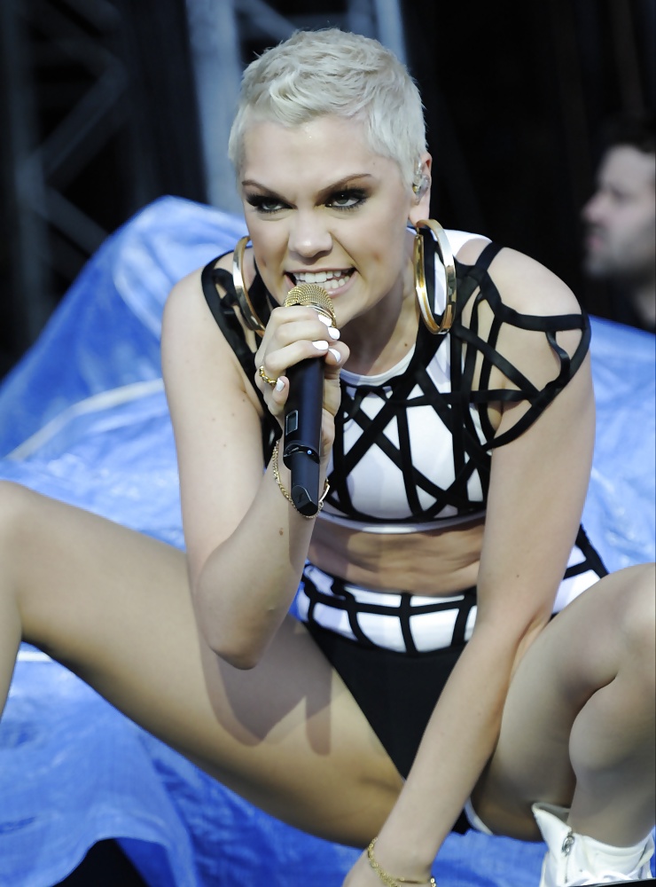 JESSIE J CROTCH,ASS SHOTS #29073698