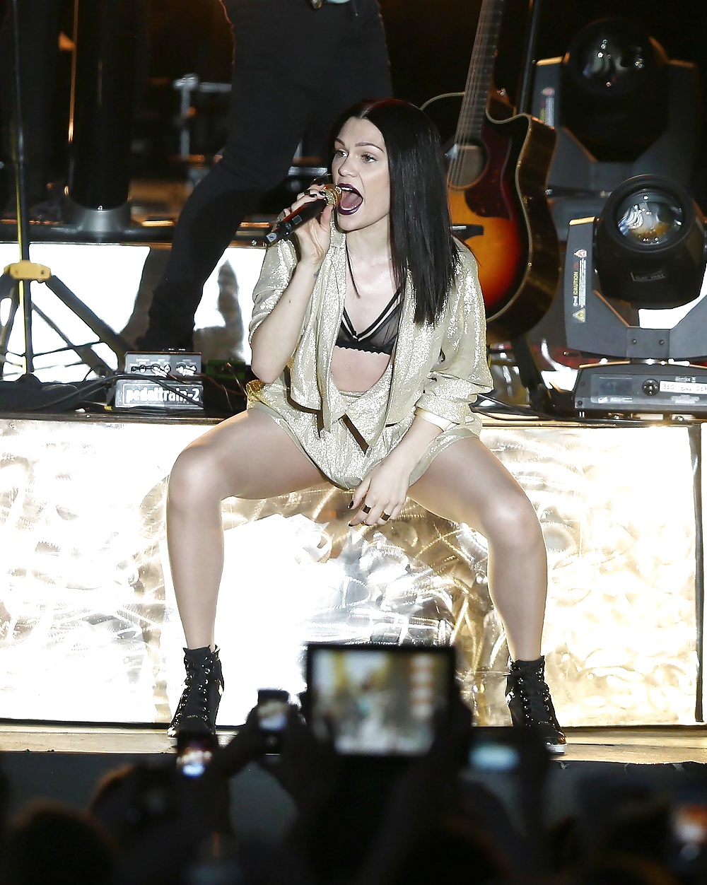 JESSIE J CROTCH,ASS SHOTS #29073756