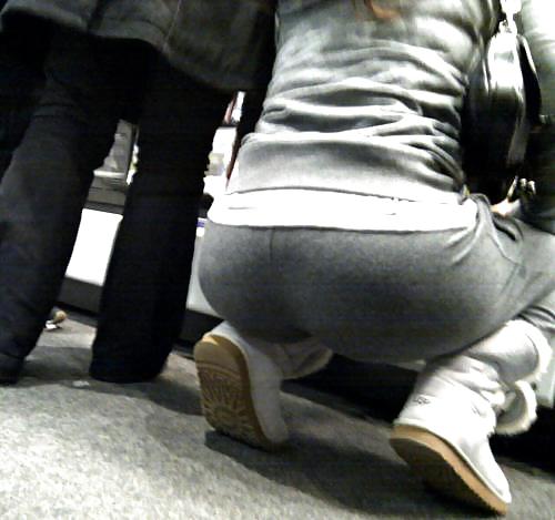 PUBLIC ASS #38034422