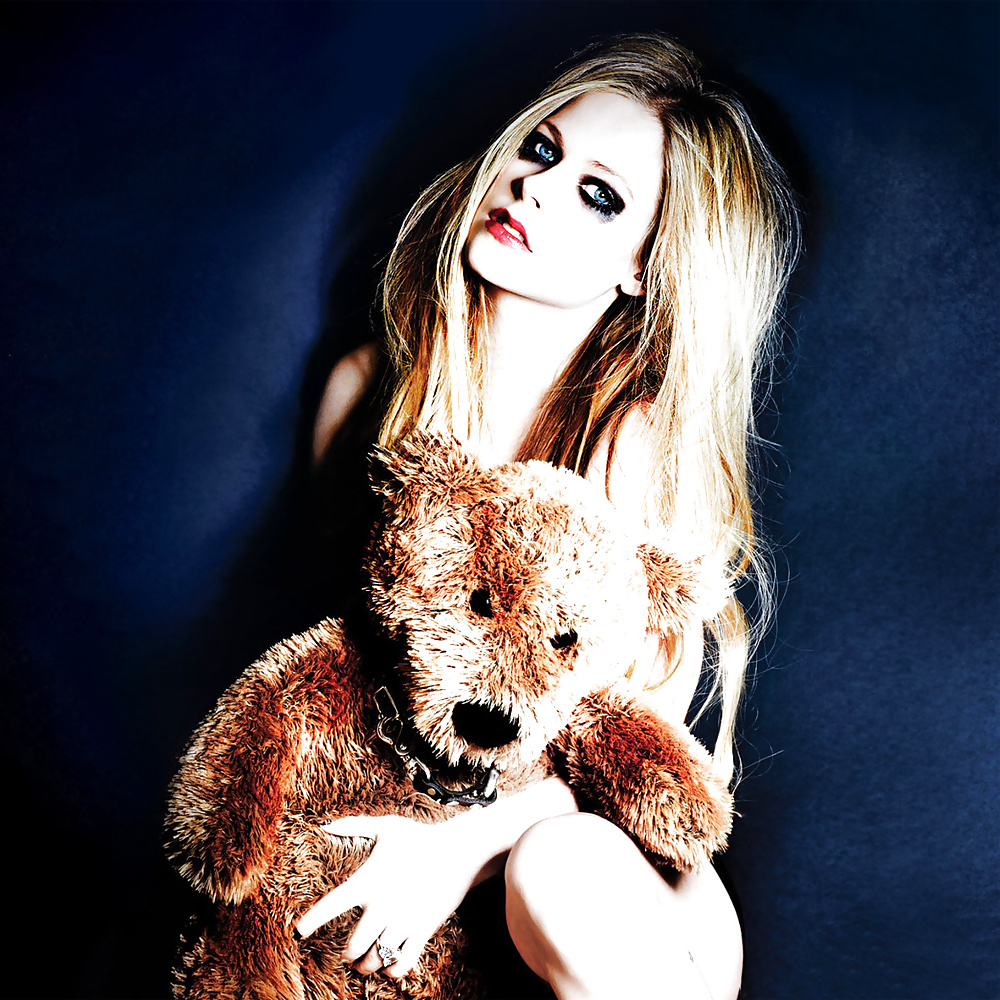 Avril Lavigne - Dirty Punk Princess #35569587