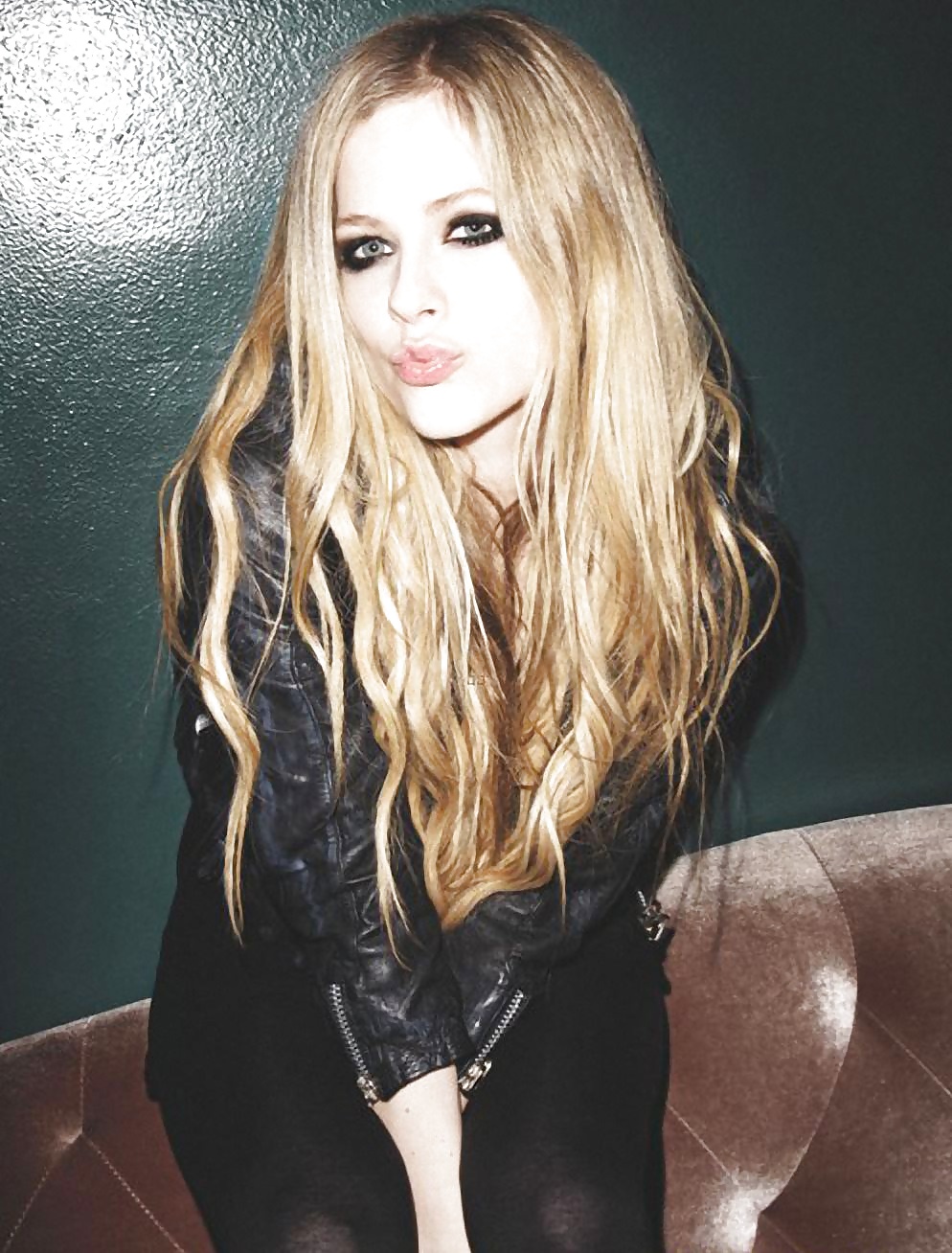 Avril Lavigne - Dirty Punk Prinzessin #35569598