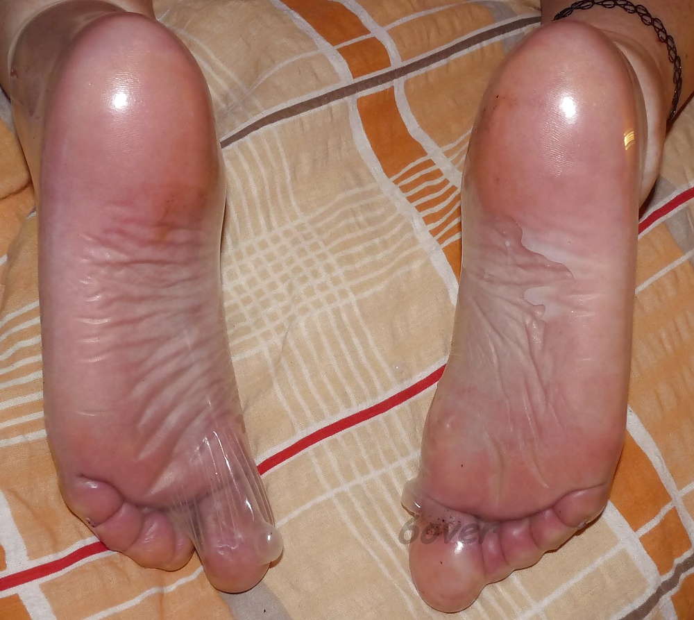 Spermafuesse im Kondom  Foot whit Cum in Condom #29004040