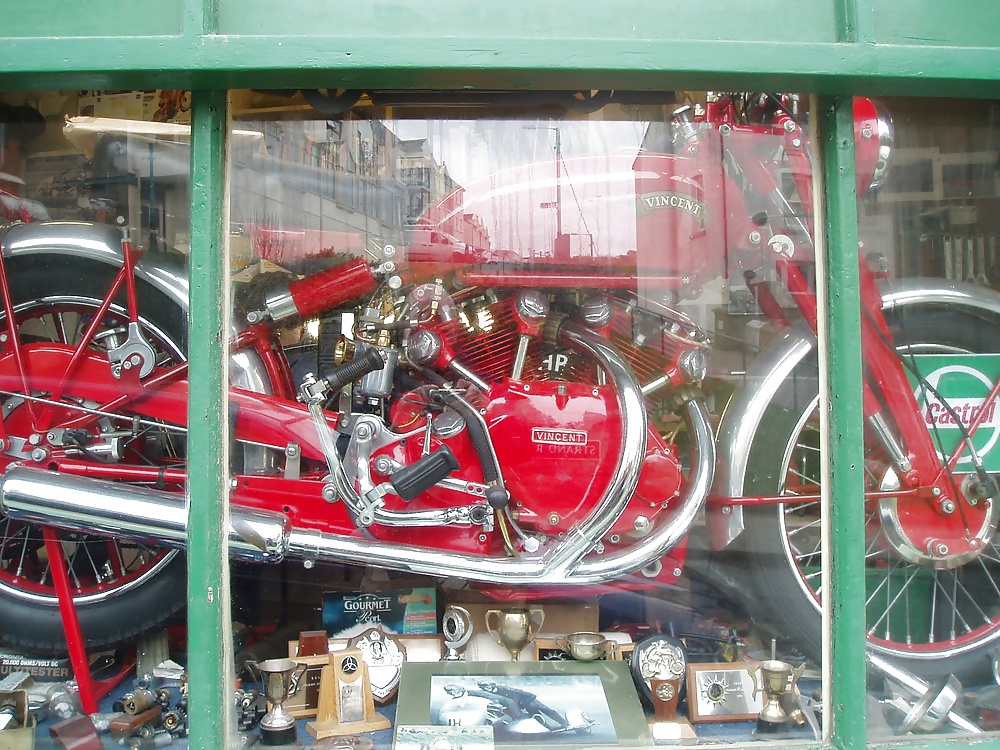 トーンアップ・ワールド
 #34563559