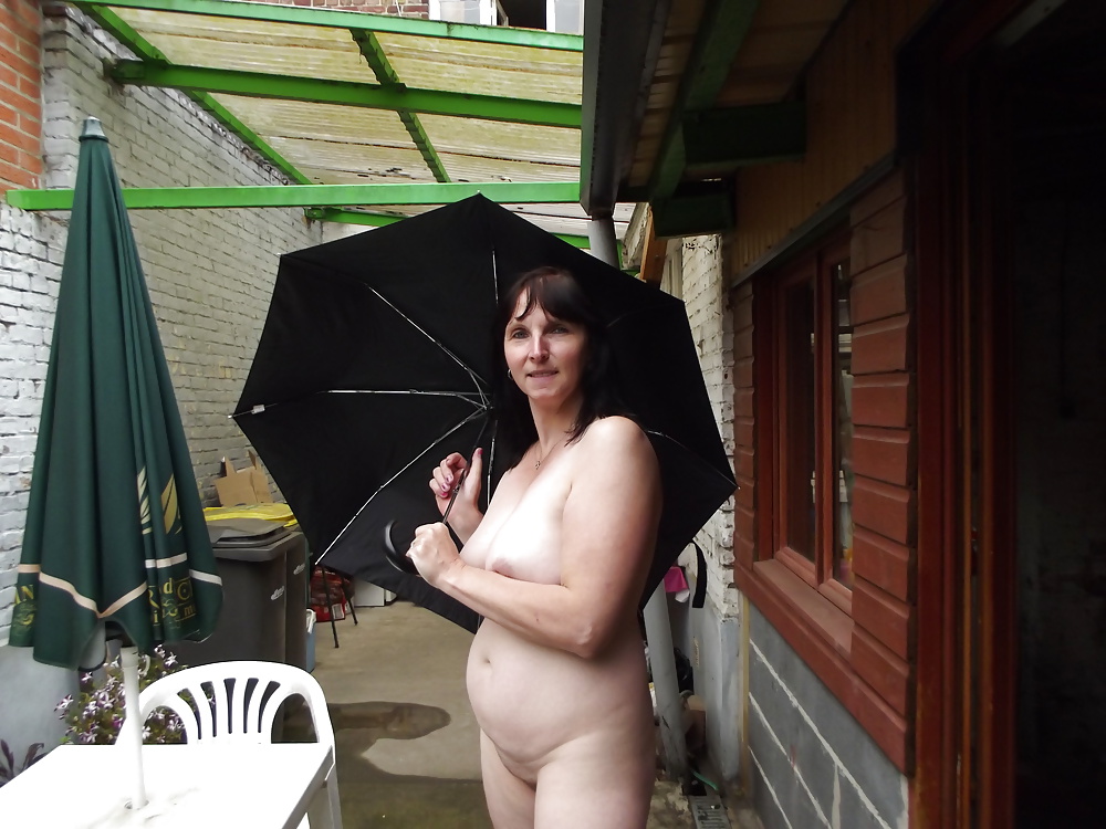 Mylene sous la pluie
 #29098570