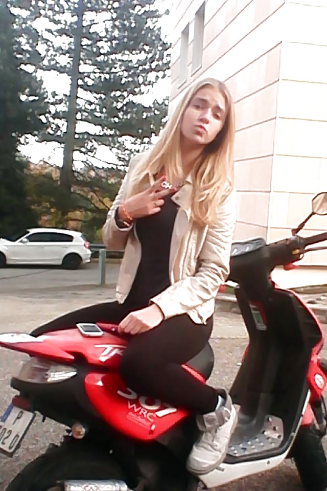 Blondinette
 #38808292