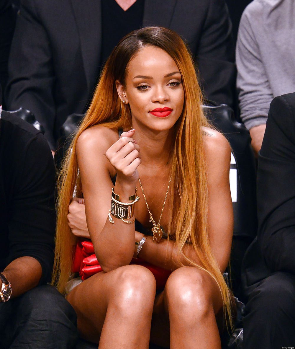 Rihanna - Hot Black Celebrity Bitch to Fuck #34045294