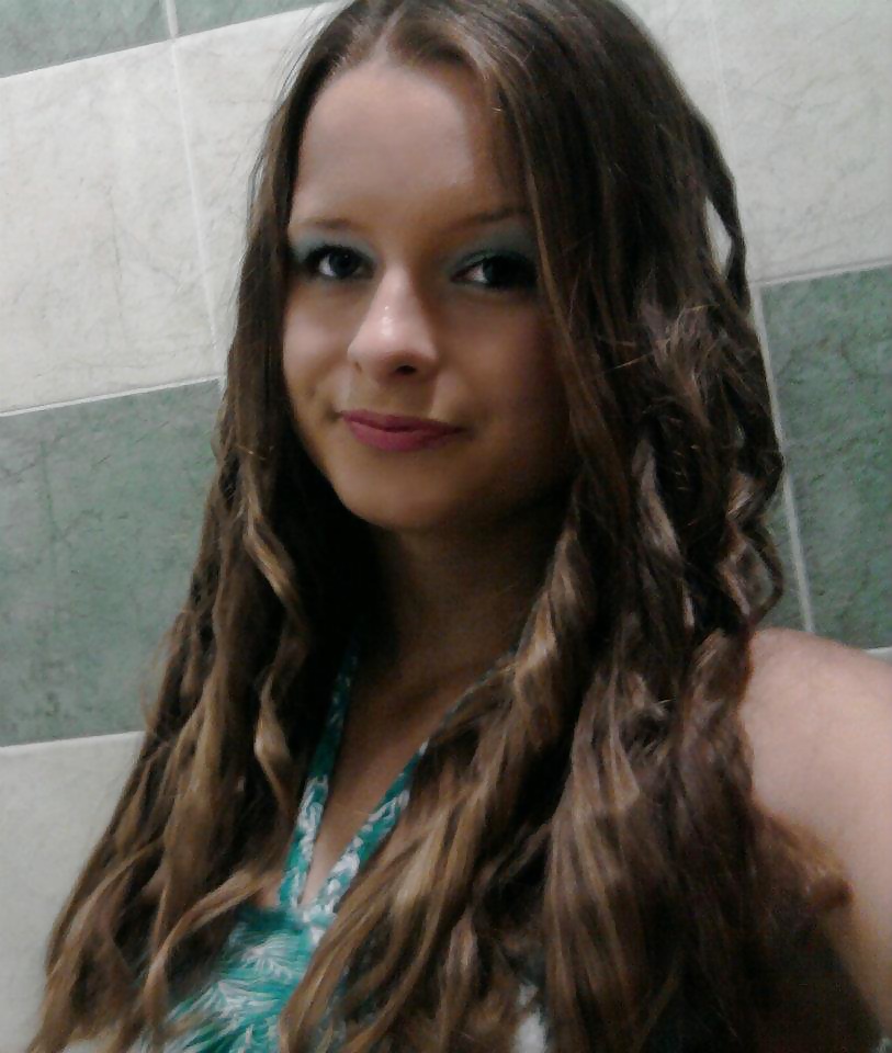 Hermosa joven cumwhore
 #34700034