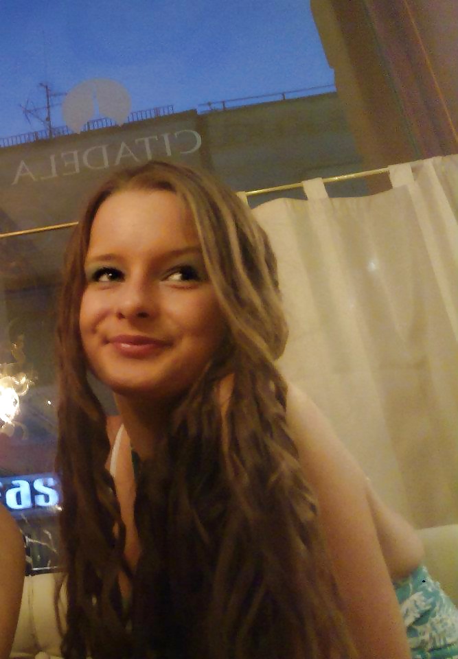 Hermosa joven cumwhore
 #34700038