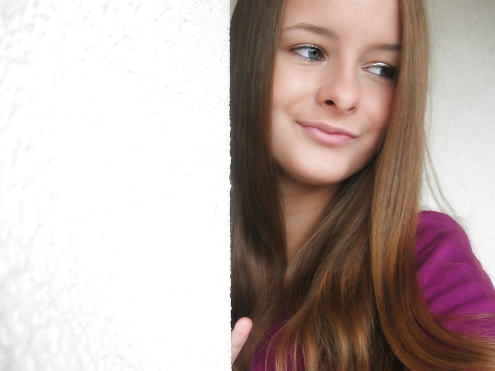 Hermosa joven cumwhore
 #34700042