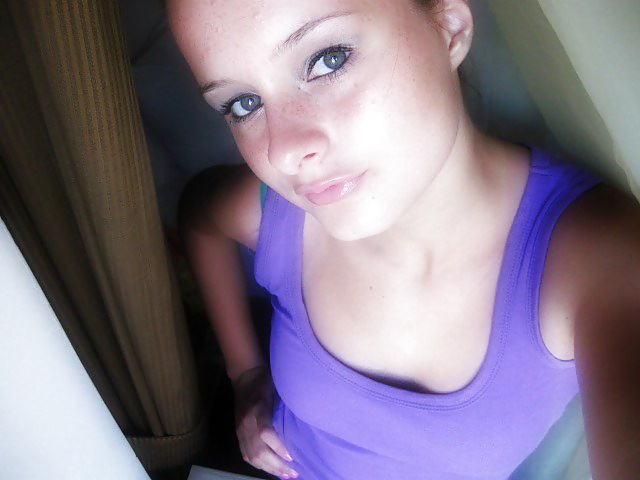 Hermosa joven cumwhore
 #34700054