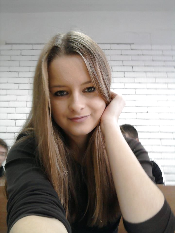 Hermosa joven cumwhore
 #34700057