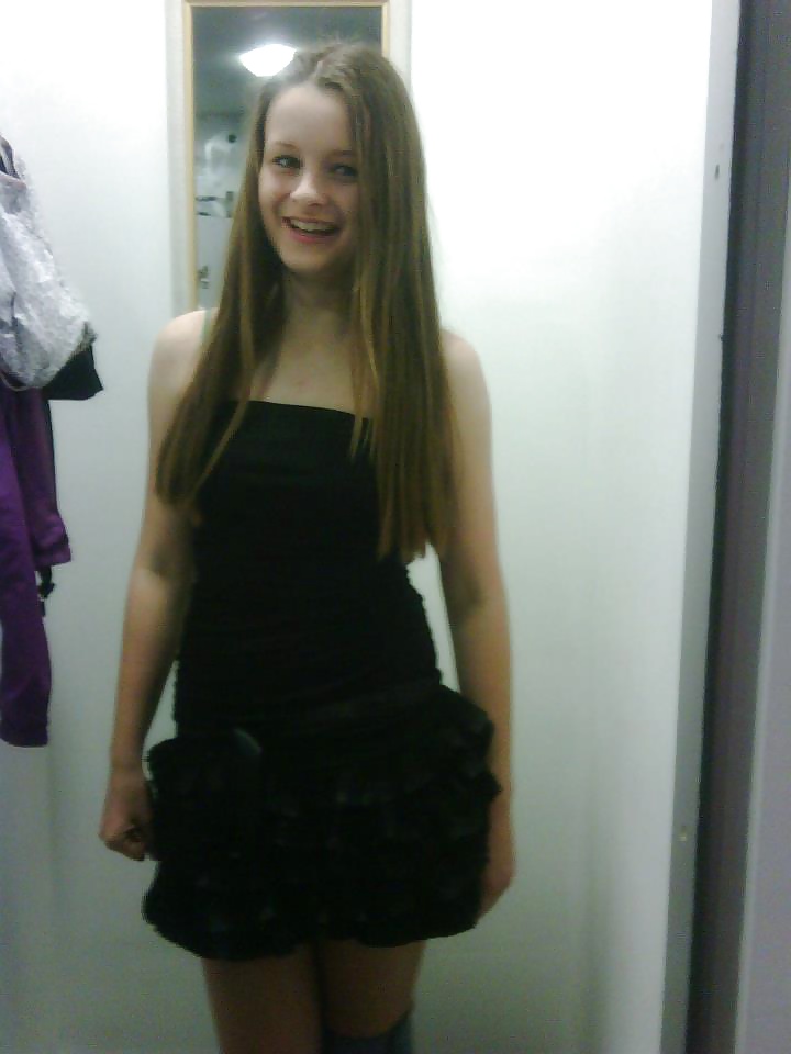 Hermosa joven cumwhore
 #34700074