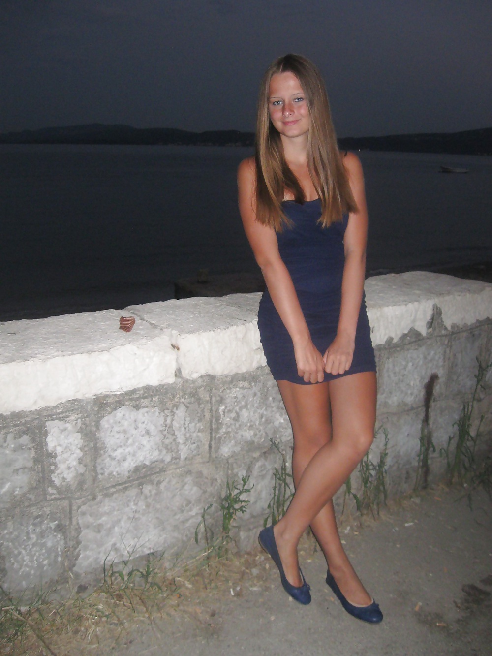 Hermosa joven cumwhore
 #34700141