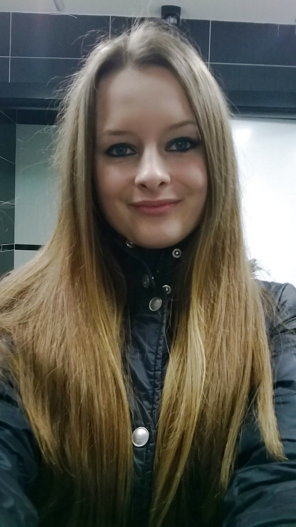 Hermosa joven cumwhore
 #34700166