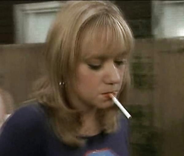 ホットな喫煙者の有名人の女性
 #34734088