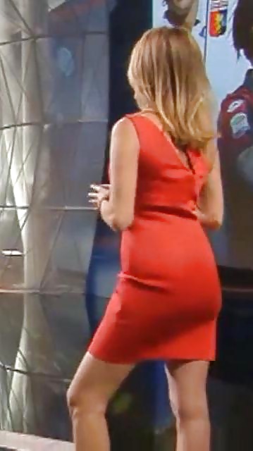 Miki la milfona
 #31171175