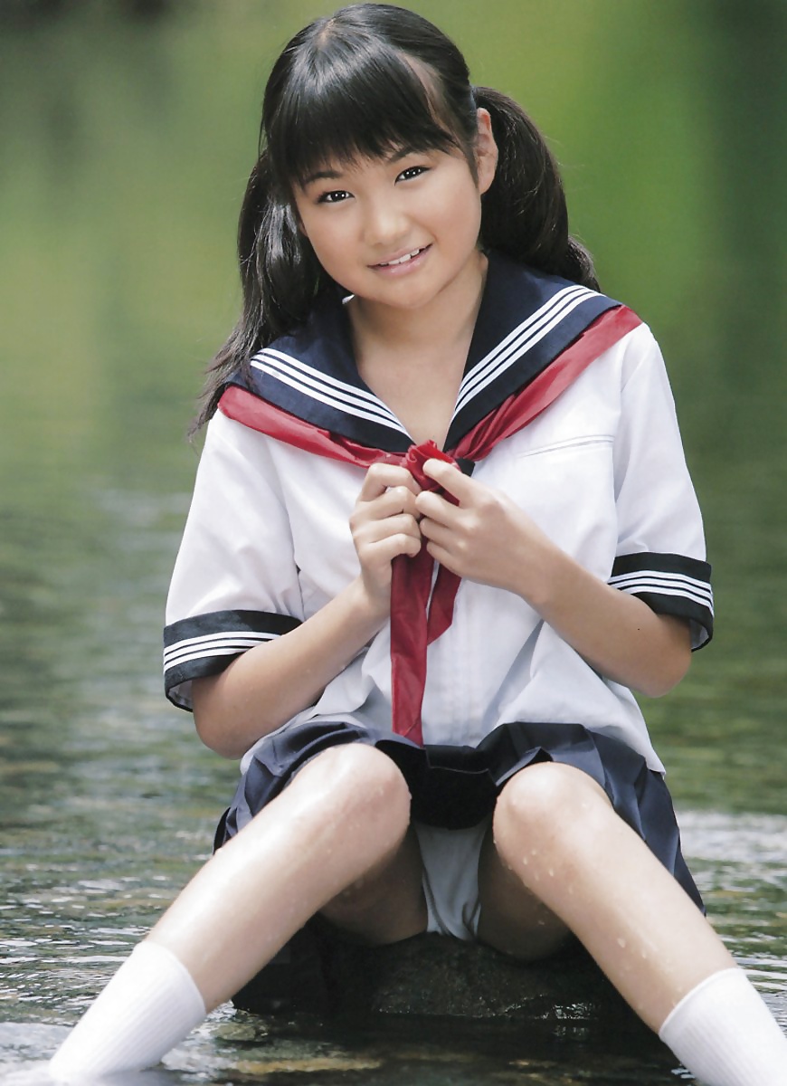 Japanische Jugendliche #32768352