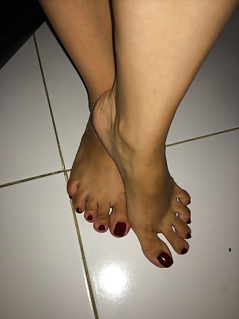 Feet #25804215