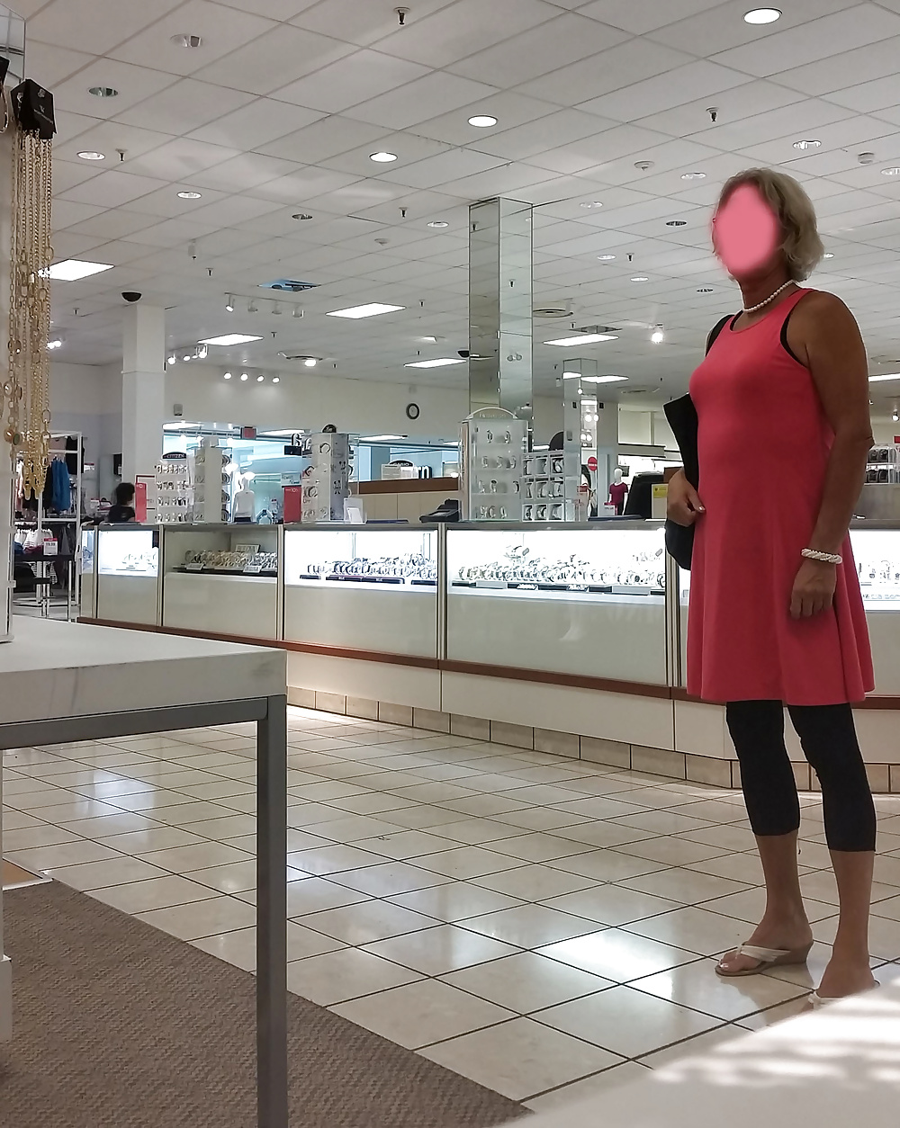 At the mall #32532281