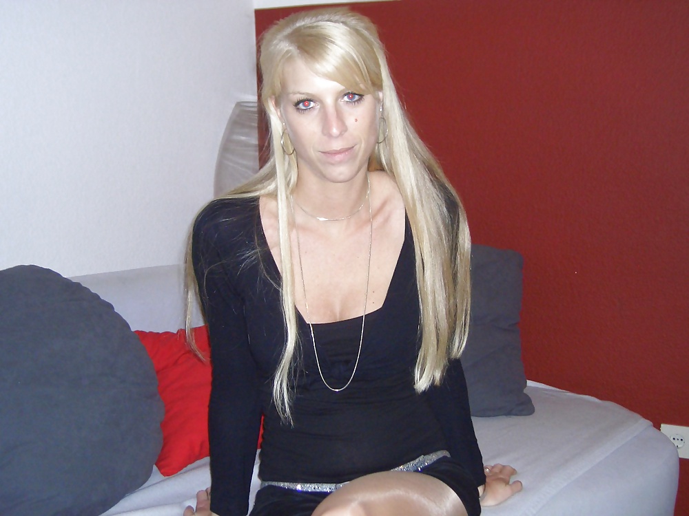 Teen Blonde Mignonne Exposée Et Plus #26329938