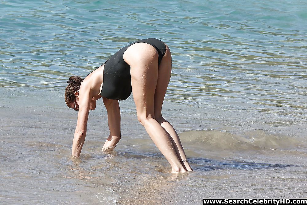 Stephanie Seymour - swimwear nip-slip candids in St. Barts #35837151