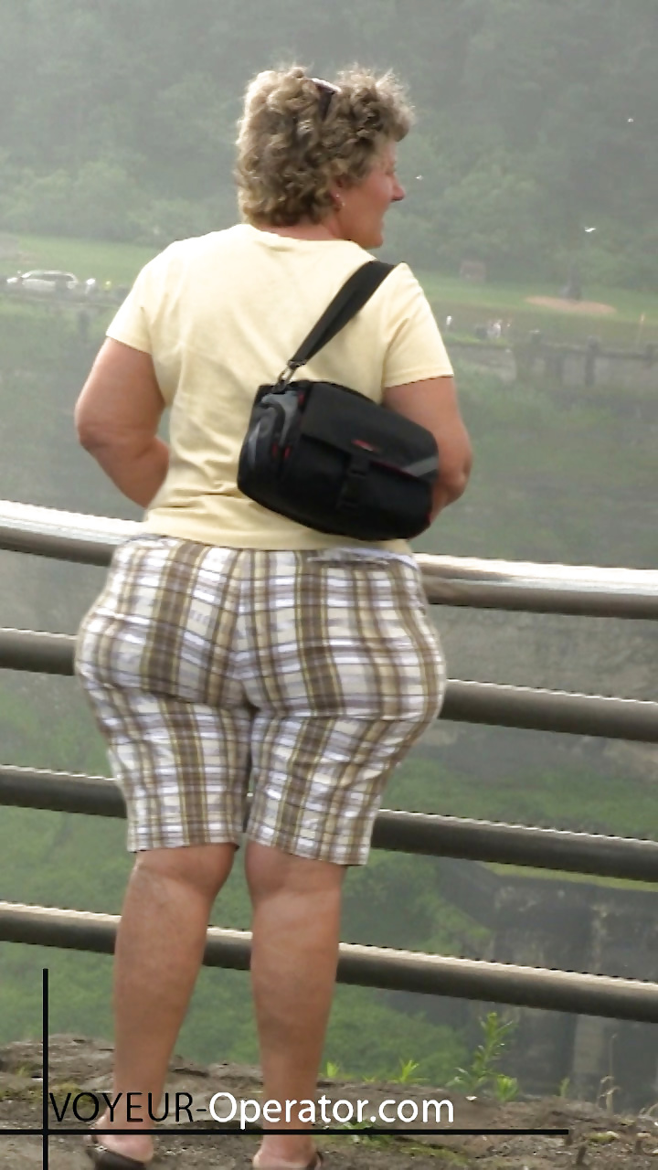 Big Butt Franche (voyeuse-opérateur) #29666431