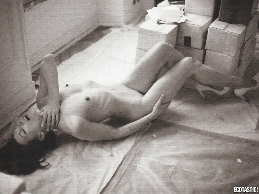 Milla Jovovich nude #26659303
