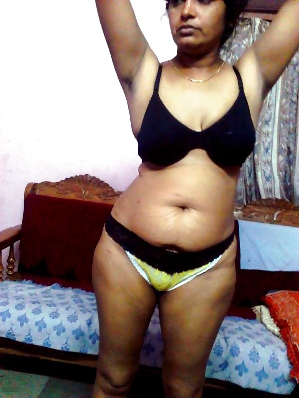 Mallu Lehrer Posiert Nackt Verbreitung Schamlippen #23629071