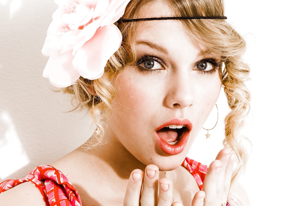Taylor Swift #26477482