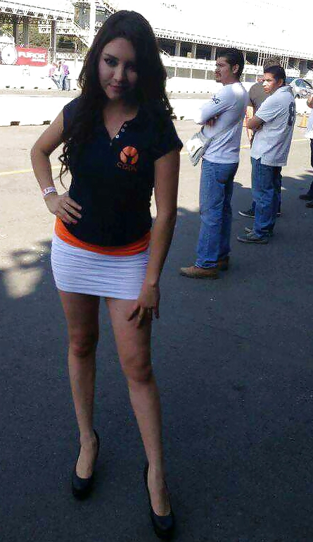 モデル
 #23672714