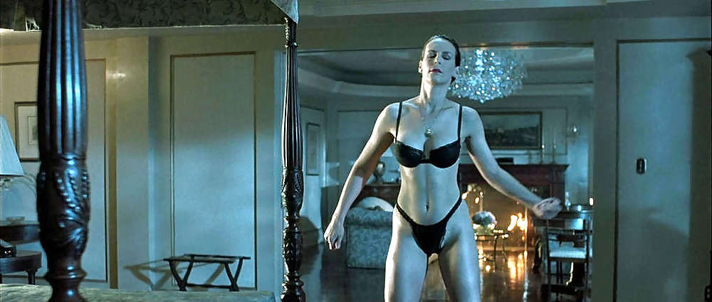 Jamie Lee Curtis In BH Und String #23161115