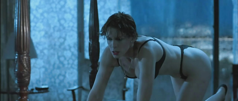 Jamie Lee Curtis In BH Und String #23161385