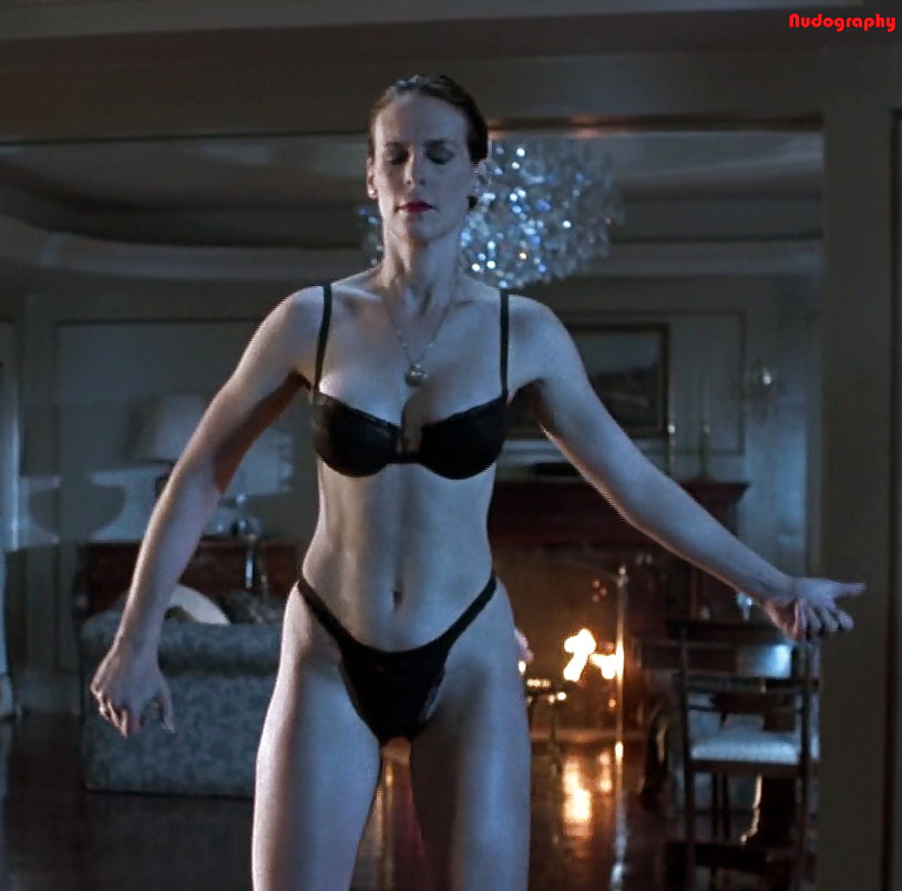 Jamie lee curtis in reggiseno e perizoma 
 #23161406