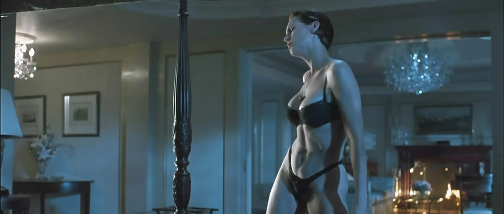 Jamie lee curtis in reggiseno e perizoma 
 #23161469