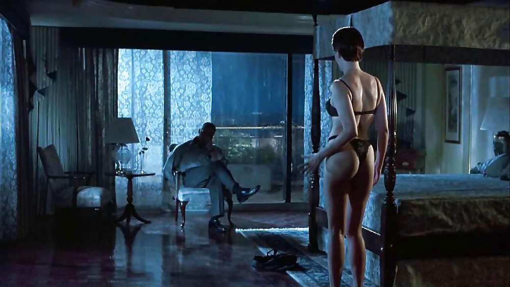 Jamie Lee Curtis In BH Und String #23161563